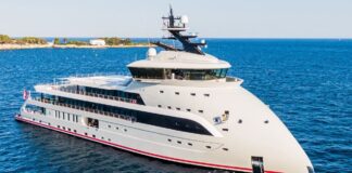 ATRACA EN MÁLAGA EL “OLIVIA O”, EL ORIGINAL YATE INSPIRADO EN BARCOS VIKINGOS