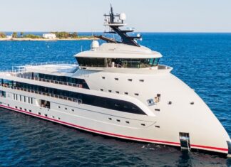 ATRACA EN MÁLAGA EL “OLIVIA O”, EL ORIGINAL YATE INSPIRADO EN BARCOS VIKINGOS