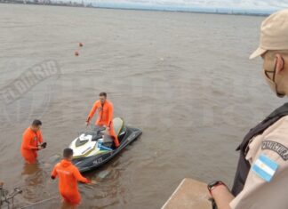 POSADAS – BUSCAN UNA LANCHA QUE NAUFRAGÓ DURANTE LA TORMENTA DEL LUNES EN EL PARANÁ