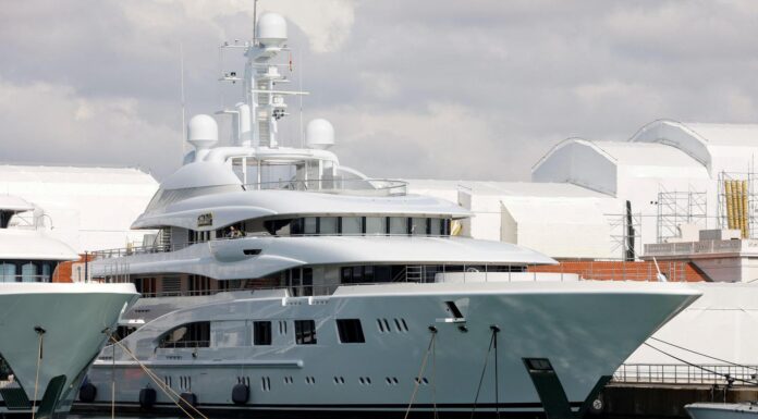 ESPAÑA RETIENE EN BARCELONA UN YATE DE 85 METROS VINCULADO A UN OLIGARCA RUSO