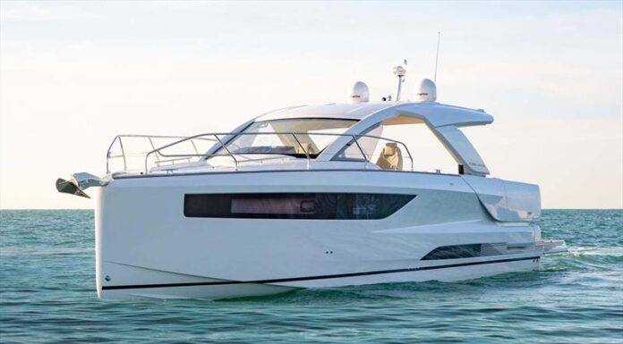 ESTRENO MUNDIAL DEL JEANNEAU DB/43 (VIDEO)