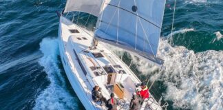 LANZAMIENTO – EL FIRST 36 DE BENETEAU YA ESTÁ NAVEGANDO