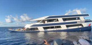 SE HUNDE UN BARCO LLENO DE SURFISTAS EN LAS MALDIVAS