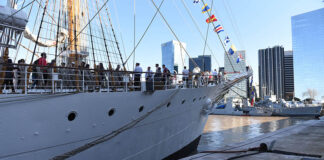 FIN DE SEMANA DE PUERTAS ABIERTAS EN LA FRAGATA ARA LIBERTAD