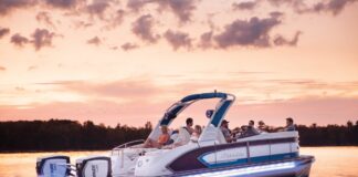 BRP MANITOU, LA LINEA DE PONTONES