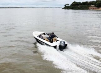 TV – HOY EN ESLORAS PRESENTAMOS EL TRUCKER ROBINSON MANTRA CON UN MOTOR YAMAHA DE 50 HP