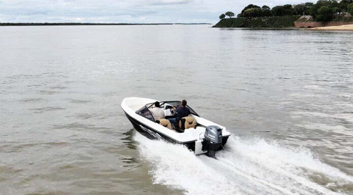 TV – HOY EN ESLORAS PRESENTAMOS EL TRUCKER ROBINSON MANTRA CON UN MOTOR YAMAHA DE 50 HP