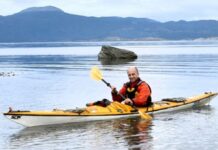BUSCAN CON BUZOS, HELICÓPTEROS Y VELEROS A UN KAYAKISTA PERDIDO MIENTRAS INTENTABA CRUZAR EL CANAL DE BEAGLE