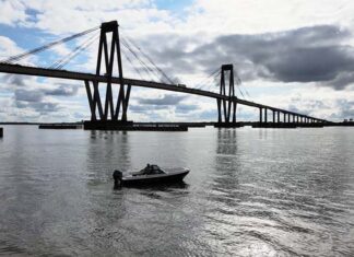 HOY EN ESLORAS PRESENTAMOS LA ROBINSON MANTRA EN DOS VERSIONES