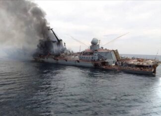 FOTOS MUESTRAN AL BUQUE DE GUERRA RUSO MOSKOVA DESPUÉS DE SUPUESTOS ATAQUES CON MISILES