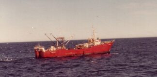 DOS PESQUEROS CHOCARON EN ALTA MAR FRENTE A PUERTO DESEADO