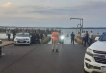 MISIONES: SINTIÓ UN GOLPE EN SU LANCHA Y ERA UNA CAMIONETA SUMERGIDA CON UN CADÁVER ADENTRO