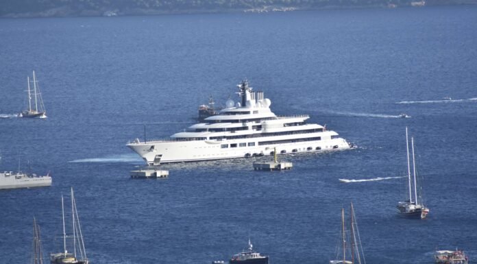 ITALIA CONFISCA EL SUPUESTO YATE DE PUTIN VALORADO EN 650 MILLONES DE EUROS