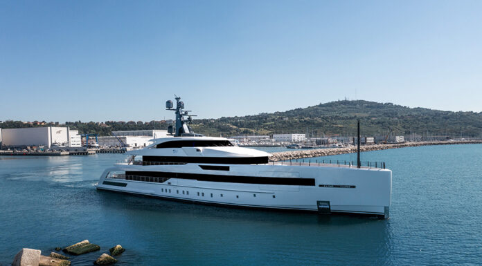 ITALIA – CRN ENTREGA EL SUPERYATE M/Y RIO