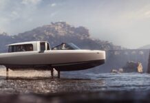 EL BARCO ELÉCTRICO DE PASAJEROS CON FOILS HACE SU DEBUT EN EL SALÓN DE VENECIA