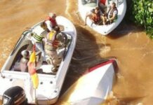 VOLCARON DOS LANCHAS DURANTE LA LARGADA DE LA FIESTA NACIONAL DEL SURUBÍ EN GOYA (VIDEOS)