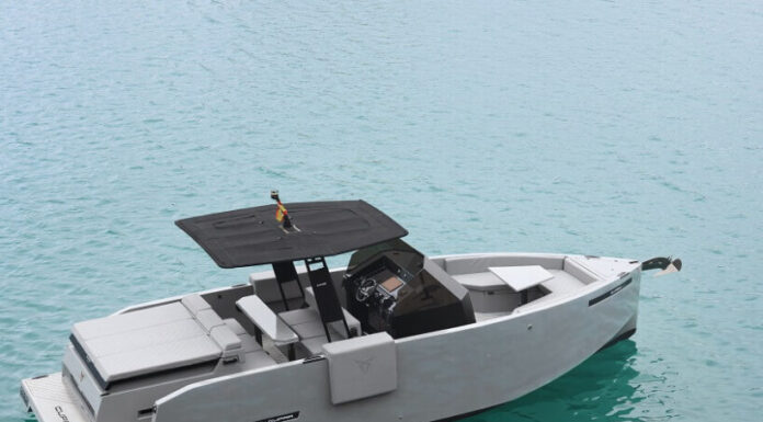 DE ANTONIO YACHTS PRESENTA JUNTO A CUPRA SU PRIMER MODELO HÍBRIDO, EL NUEVO D28 FORMENTOR E-HYBRID