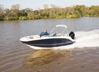 HOY EN ESLORAS PRESENTAMOS LO ÚLTIMO DE BERMUDA, LA “DISCOVERY 230”