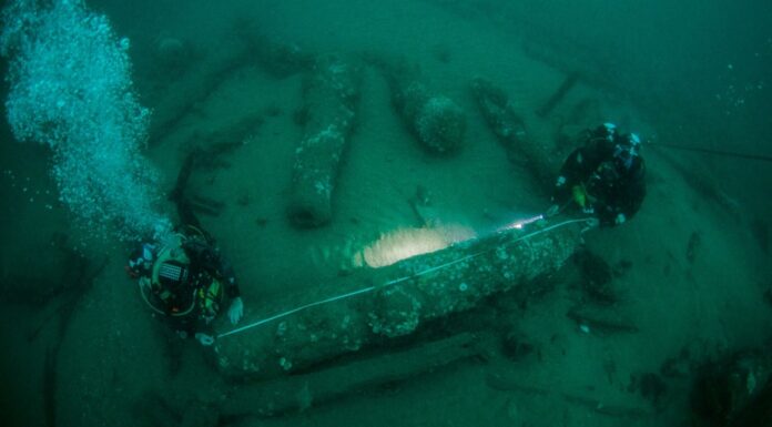 DESCUBREN LOS RESTOS DE UN BUQUE INGLÉS QUE NAUFRAGÓ HACE 340 AÑOS CON UN FUTURO REY A BORDO