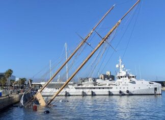 IMPACTANTE VIDEO – SE HUNDE UNA GOLETA CLÁSICA DE 50 METROS TRAS SER CHOCADA POR UN BUQUE DE SALVAMENTO EN TARRAGONA