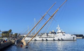 IMPACTANTE VIDEO – SE HUNDE UNA GOLETA CLÁSICA DE 50 METROS TRAS SER CHOCADA POR UN BUQUE DE SALVAMENTO EN TARRAGONA
