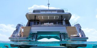 100 SUNREEF POWER ECO: UN SUPER CATAMARAN VERDE