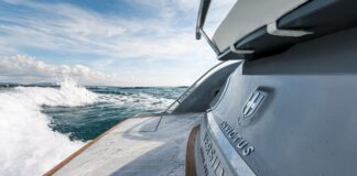 NUEVO YATE INVICTUS CON CUBIERTAS DE MARMOL (PISOS Y PLANCHADA)