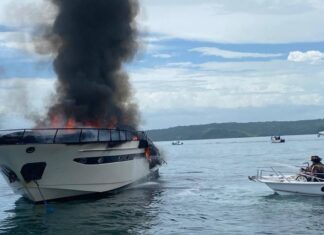 COSTA RICA – SE INCENDIÓ UN YATE EN NOCASCOLO, LIBERIA