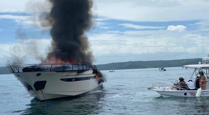 COSTA RICA – SE INCENDIÓ UN YATE EN NOCASCOLO, LIBERIA