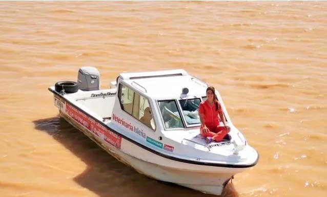 CON 29 AÑOS MONTÓ LA PRIMERA LANCHA VETERINARIA DE SUDAMÉRICA