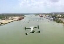 VIDEO – DRONE SE ESTRELLA CONTRA REPORTERO QUE CUBRÍA UNA PROCESIÓN NÁUTICA EN MEXICO