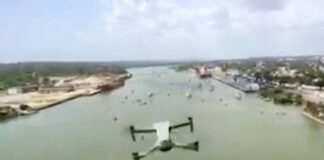 VIDEO – DRONE SE ESTRELLA CONTRA REPORTERO QUE CUBRÍA UNA PROCESIÓN NÁUTICA EN MEXICO