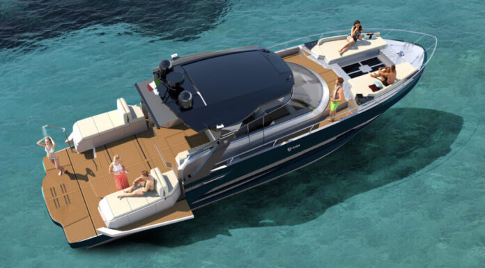 470 REGINA, FIM PRESENTA EL BARCO CON PISCINA DE PROA