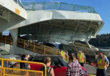 VIDEO – UN FERRY SE ESTRELLA CONTRA UN MUELLE DEL PUERTO DE SEATTLE EN EEUU