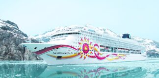 SUSTO EN ALASKA: UN BARCO CON 3.000 PASAJEROS CHOCÓ CONTRA UN ICEBERG