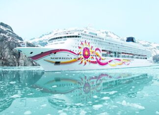 SUSTO EN ALASKA: UN BARCO CON 3.000 PASAJEROS CHOCÓ CONTRA UN ICEBERG