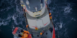 RESCATE EN EL MAR: PREFECTURA AERO EVACUÓ A UN TRIPULANTE DE UN PESQUERO