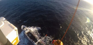 EMERGENCIA EN EL MAR ARGENTINO: PREFECTURA AEROEVACUÓ A UN TRIPULANTE ENFERMO