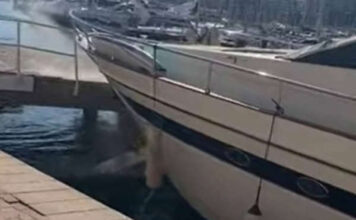 VIDEO – UN YATE FUERA DE CONTROL SE CHOCA Y DESTROZA PARTE DEL PUERTO DE ALICANTE