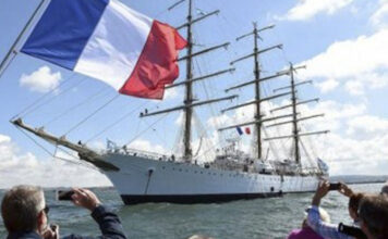 LA FRAGATA ARA “LIBERTAD” AMARRÓ EN TOULON