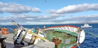 SE HUNDIÓ UN BUQUE EN EL MUELLE DE PUERTO MADRYN