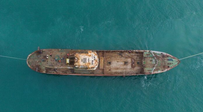 VIDEO – FUE HUNDIDO EL BUQUE “SIMBAD” EN EL PARQUE SUBMARINO CRISTO REY FRENTE A MAR DEL PLATA