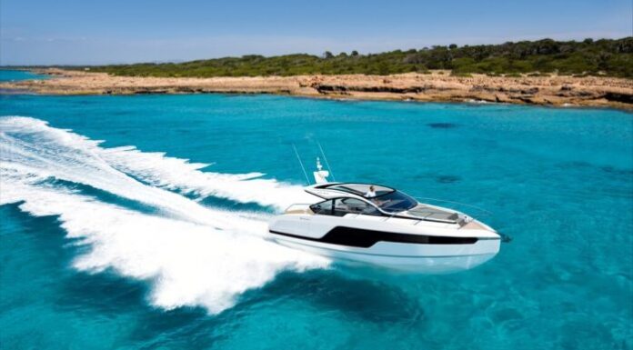 FAIRLINE AMPLÍA LA GAMA TARGA CON UN NUEVO MODELO
