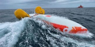 MILAGRO: ASÍ SE RESCATÓ A UN HOMBRE QUE AGUANTÓ 16 HORAS BAJO SU VELERO VOLCADO EN GALICIA