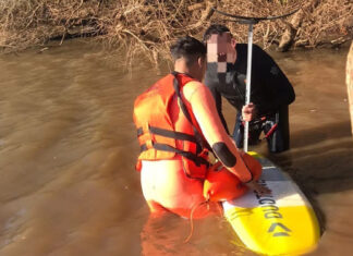 CONCEPCIÓN DEL URUGUAY – PREFECTURA RESCATÓ A UN KITESURFITSA QUE ERA ARRASTRADO POR LA CORRIENTE DEL RÍO