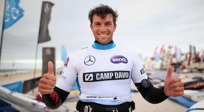 DE LIGURIA A CÓRCEGA EN WINDSURF: LA TRAVESÍA RÉCORD DEL ITALIANO MATTEO IACHINO