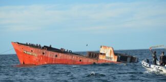 UN NUEVO BARCO SE HUNDE EN LAS GRUTAS: EL PARQUE SUBMARINO NO PARA DE CRECER