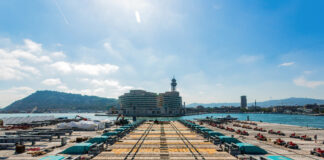 VIDEO – ASÍ FUNCIONA EL MB92, EL PRIMER SUPER ELEVADOR DE MEGAYATES QUE LEVANTA HASTA 4.300 TONELADAS