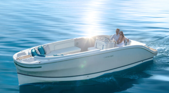 CAPOFORTE PESENTÓ EL PRIMER BARCO ELECTRICO EN EL 62º SALÓN NÁUTICO DE GENOVA