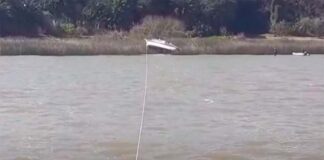 VIDEO – RESCATAN UN VELERO ARGENTINO VARADO EN EL PUERTO DE COLONIA